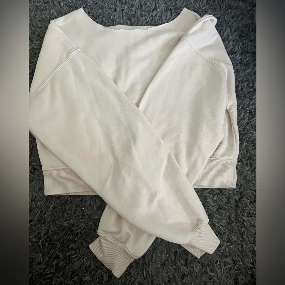 Cream sweatshirt